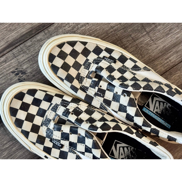 Vans Acer Ni Women’s Size 6.5 (fits more like 6) Retail $90 Reselling for More - Picture 9 of 9